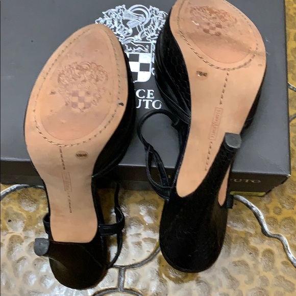 Heels - Picture 4 of 4